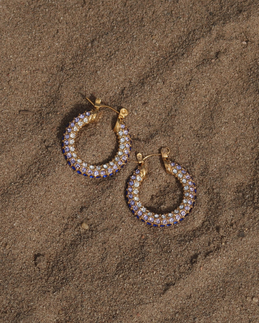 Ronde gouden oorbellen met kleurrijke steentjes, stainless steel, vrolijk en opvallend design