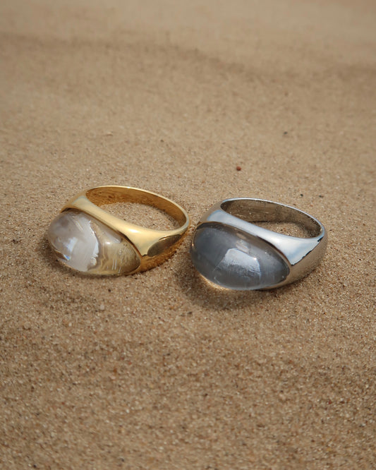 Jinx Ring: gouden of zilveren ring met unieke steen. Bijzonder design, stainless steel en waterproof.