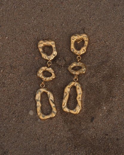 Gouden hanger oorbellen met drie asymmetrische cirkels stainless steel
