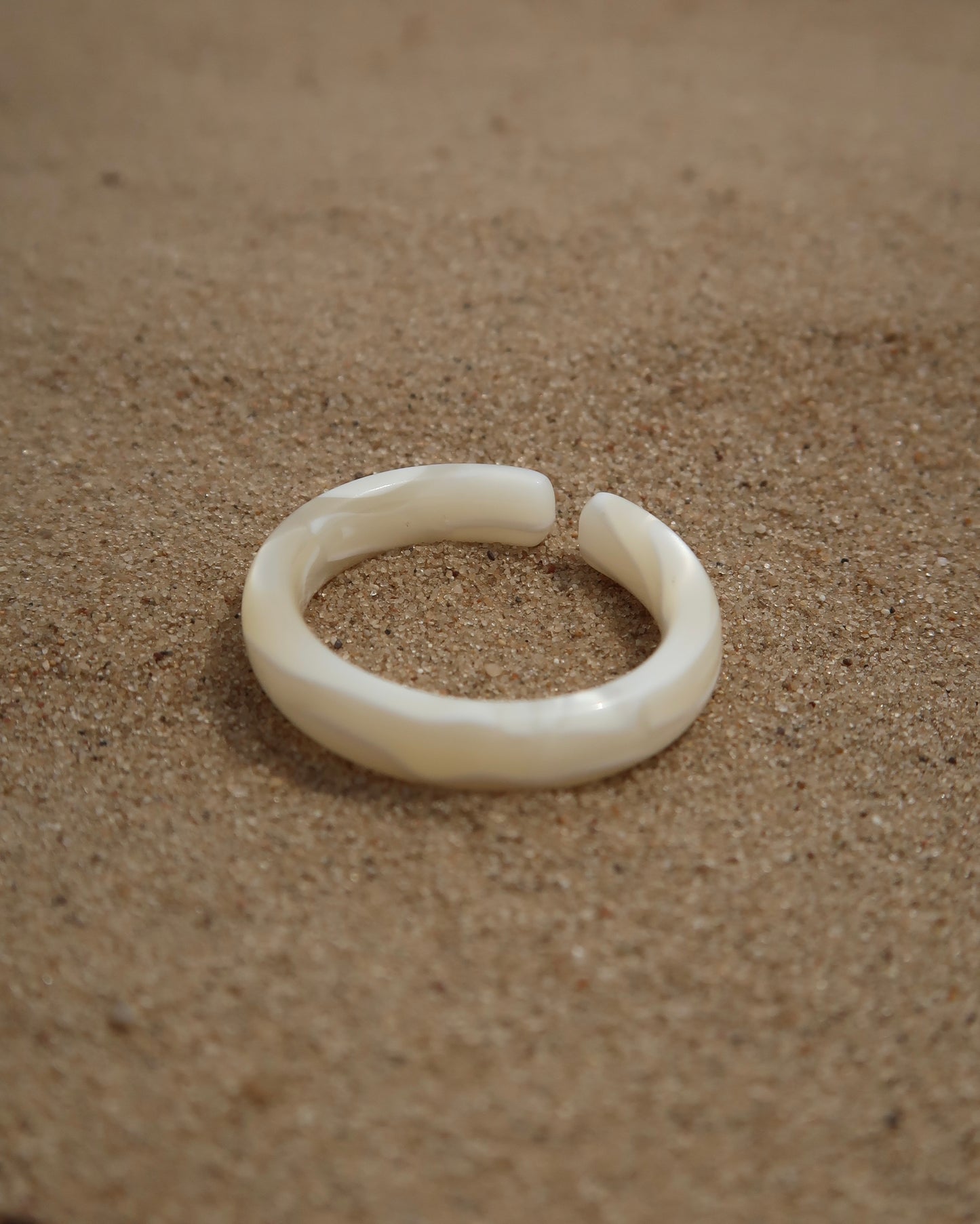 Palermo ringen: kleurrijke kunststof ringen in diverse tinten. Licht, trendy en leuk om te combineren.