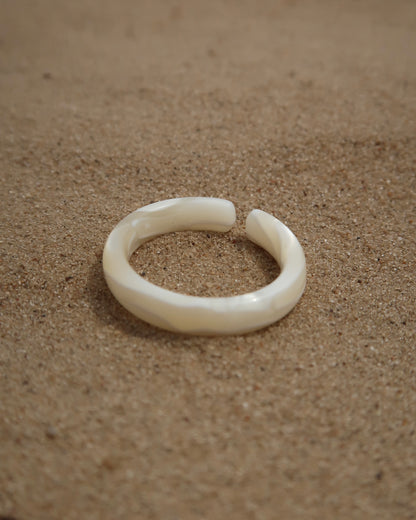 Palermo ringen: kleurrijke kunststof ringen in diverse tinten. Licht, trendy en leuk om te combineren.