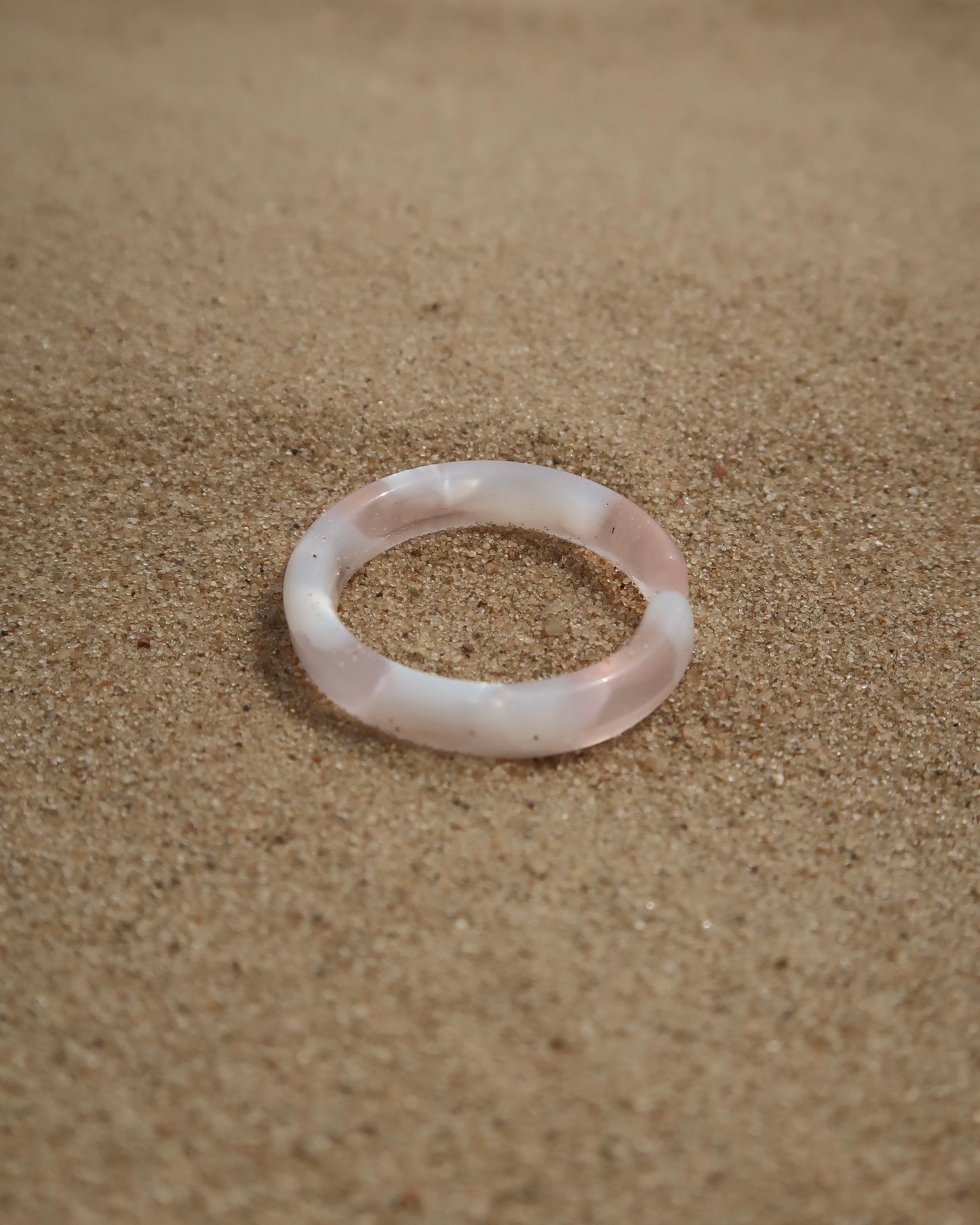 Palermo ringen: kleurrijke kunststof ringen in diverse tinten. Licht, trendy en leuk om te combineren.