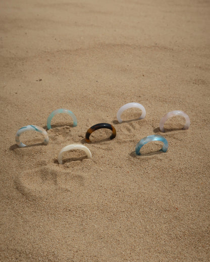 Palermo ringen: kleurrijke kunststof ringen in diverse tinten. Licht, trendy en leuk om te combineren.