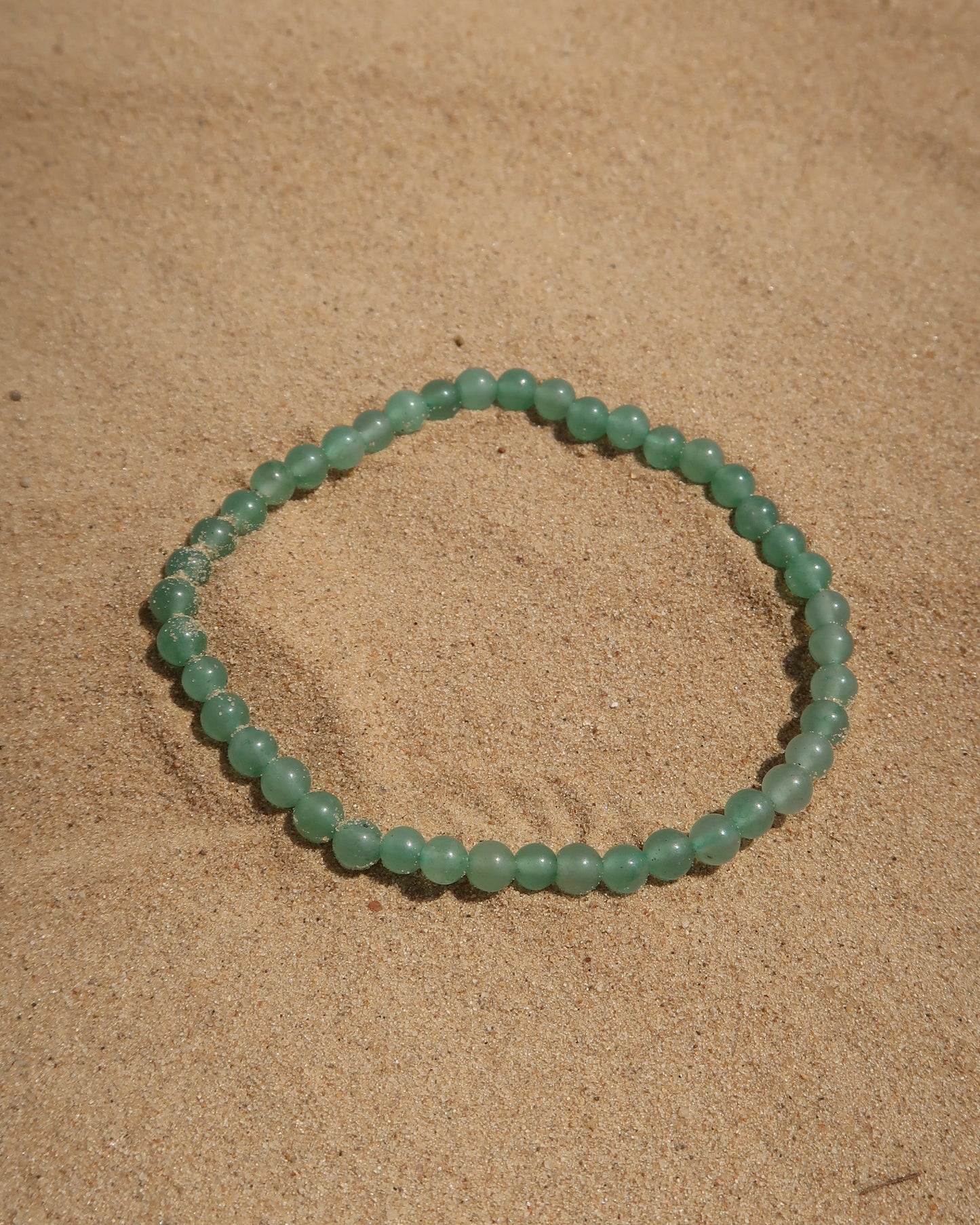 Groene Elastische armband van kralen 