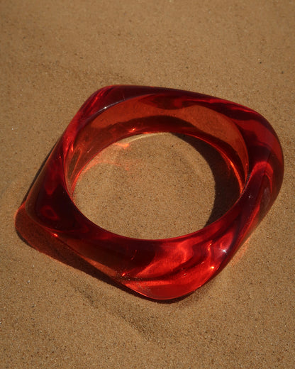 Corsica Bangle, zomer armband, Hot Sea Collection, amber bangle, parelwit bangle, dames armband zomer, strand sieraden.
