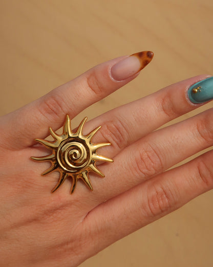 Costa del Sol Ring: gouden verstelbare zonring. Perfecte zomerse statement ring, stainless steel en waterproof