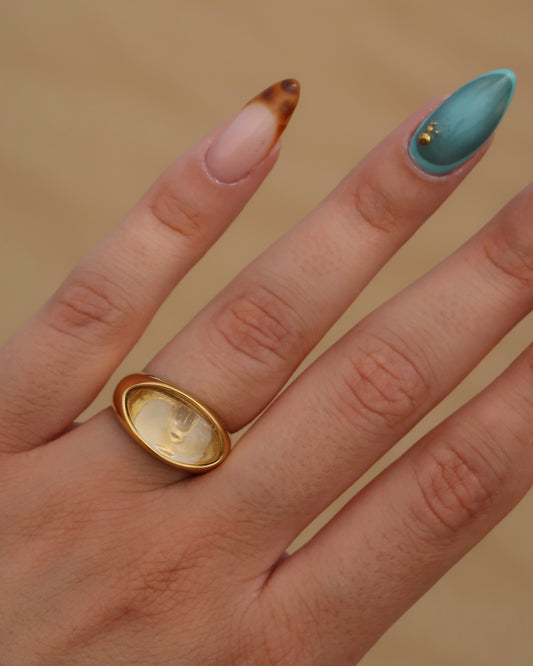 Jinx Ring: gouden of zilveren ring met unieke steen. Bijzonder design, stainless steel en waterproof.