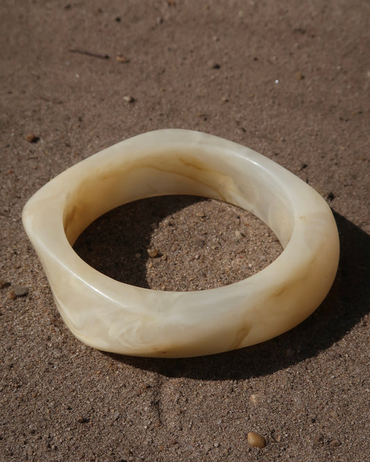  Corsica Bangle, zomer armband, Hot Sea Collection, amber bangle, parelwit bangle, dames armband zomer, strand sieraden.