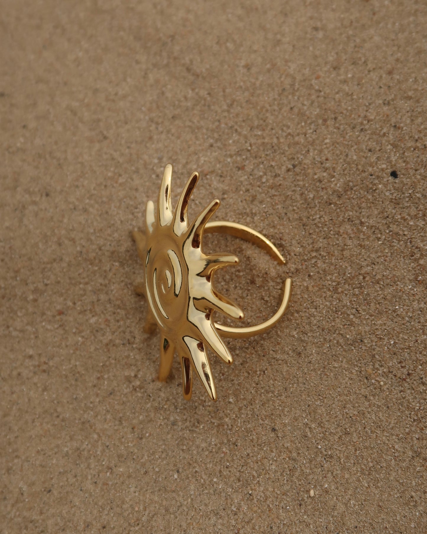 Costa del Sol Ring: gouden verstelbare zonring. Perfecte zomerse statement ring, stainless steel en waterproof